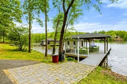 5504 Dogwood Tree (Dogwood Treehouse)