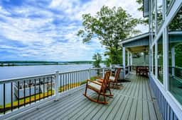 60 Marys Way (Captain's Quarters)