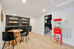 5728 Windy Oaks (Off The Hook)