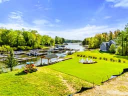 915 Lake Forest (Blueberry Bay)