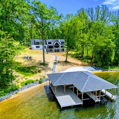 28 Wolftrap (Lakefront Escape)