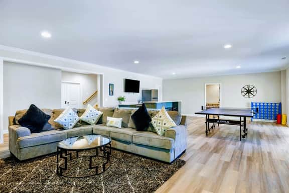 928 Fairview (Private Cove)