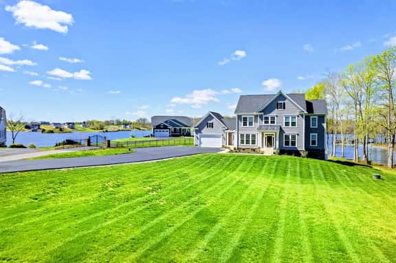 928 Fairview (Private Cove)
