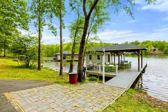 5504 Dogwood Tree (Dogwood Treehouse)