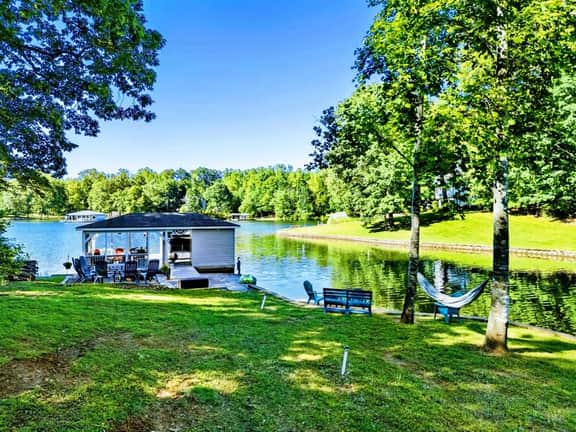 172 Acorn (Waters Retreat)