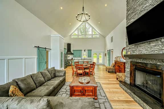 60 Marys Way (Captain's Quarters)