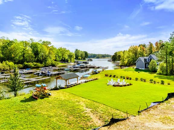 915 Lake Forest (Blueberry Bay)