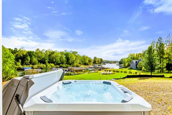 915 Lake Forest (Blueberry Bay)