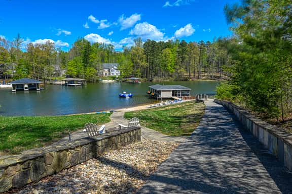 1729-LakeForestHaven