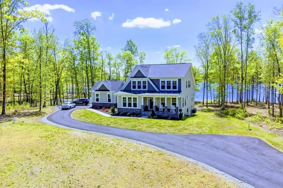 54 Fairview (Blue Heron Hideaway)