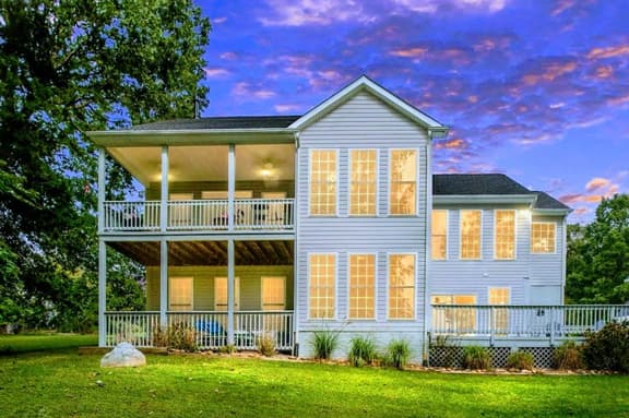 5504 Dogwood Tree (Dogwood Treehouse)