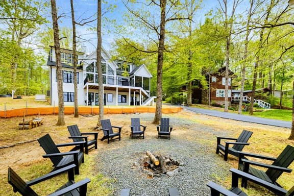 5728 Windy Oaks (Off The Hook)