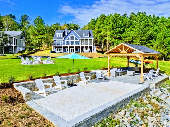 915 Lake Forest (Blueberry Bay)