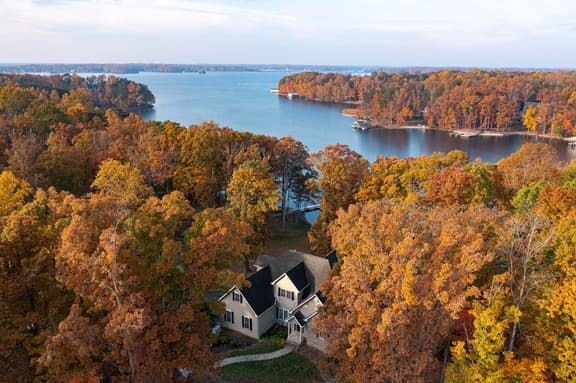2724 (Quiet Oaks)